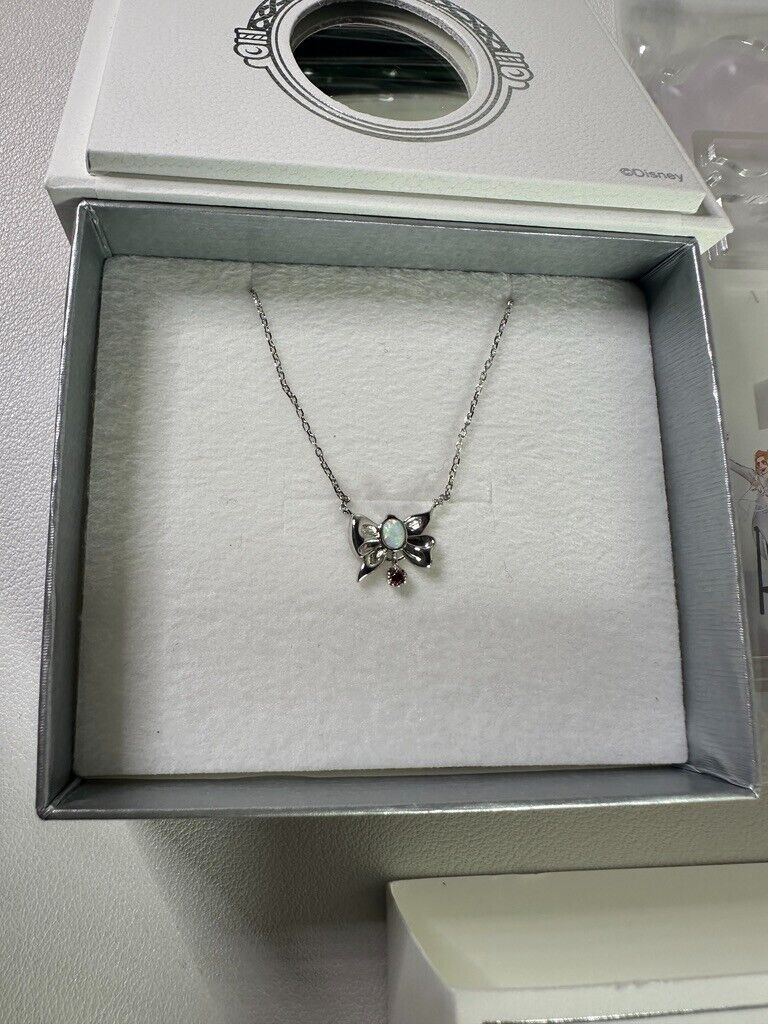 Twisted Wonderland Disney100 Take-Up Heartslabyul Silver Necklace Acrylic Stand
