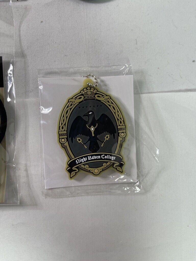 Disney Twisted Wonderland Night Raven Academy Grim Hair Tie Keychain Can Badge