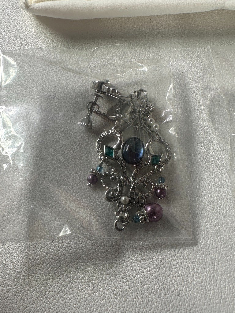Twisted Wonderland Mayla Emblem Iconique Dangle Earrings Octavinelle Azul Floyd