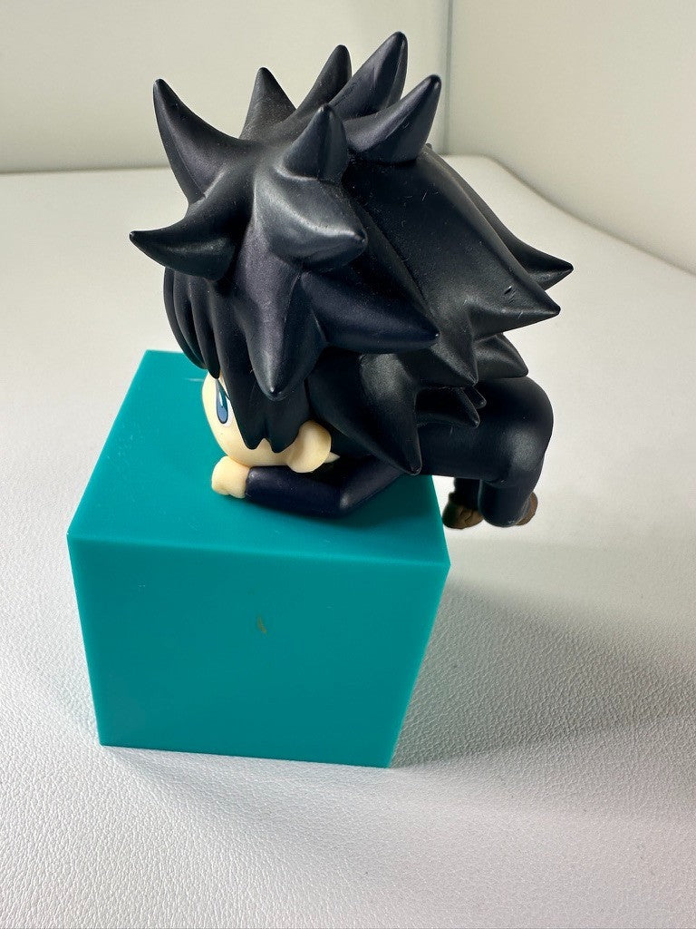 PREOWNED Jujutsu Kaisen  Megumi Fushiguro Hikkake Figure FuRyu