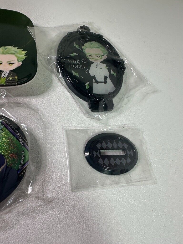 Twisted Wonderland Diasomnia Sebek Zigvolt Rubber Charm Can Badge Plate Set
