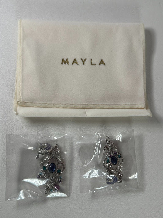 Twisted Wonderland Mayla Emblem Iconique Dangle Earrings Octavinelle Azul Floyd