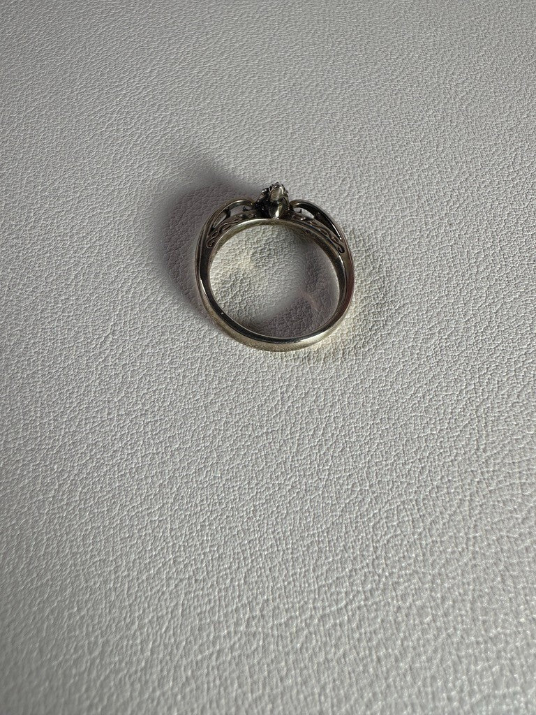 PREOWNED Twisted Wonderland  Octavinelle Silver Ring  THE KISS Size 5