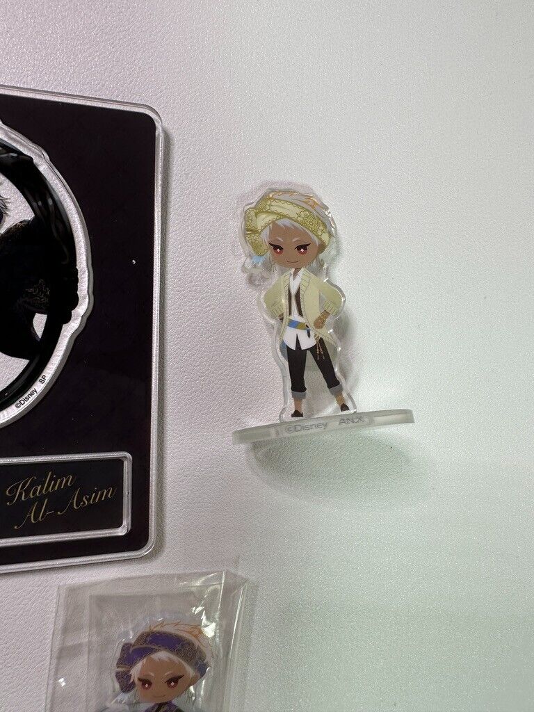 PREOWNED Twisted Wonderland Scarabia Kalim AlAsim Acrylic Stand Set