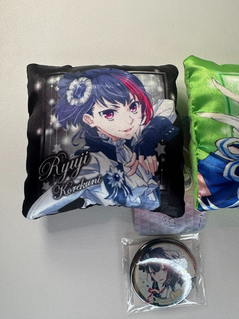 B-project Invincible Dangerous Heart Pillow Can Badge Set